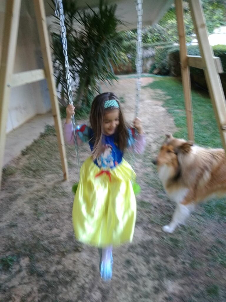 Ready for the carnival ! Tele-education dance !